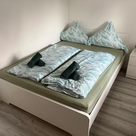 Geraeumige - Ideal Fuer Monteure In Foerderstedt, Штасфурт