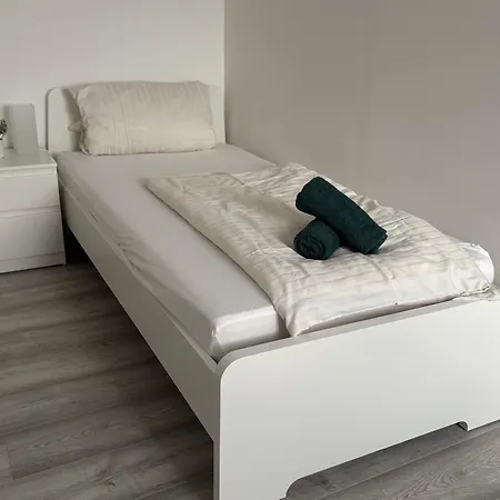 Geraeumige - Ideal Fuer Monteure In Foerderstedt, Апартаменты *