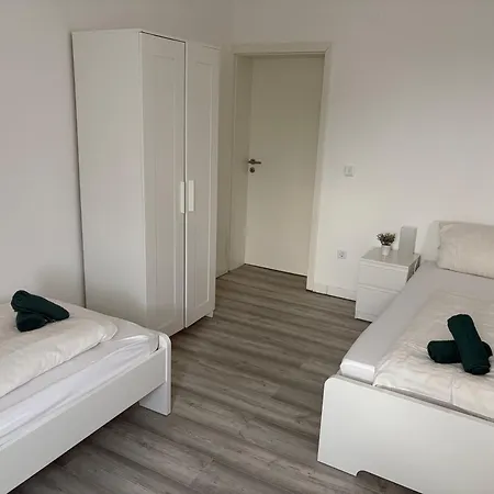 Апартаменты Geraeumige - Ideal Fuer Monteure In Foerderstedt, Штасфурт