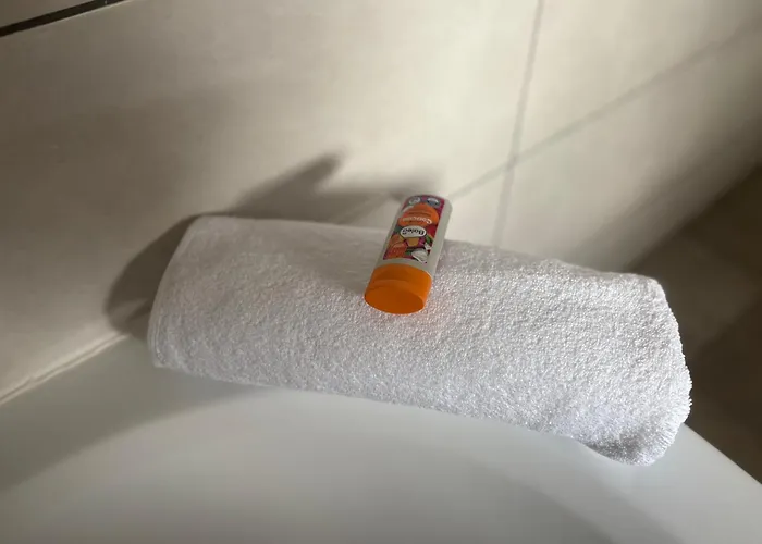 Geraeumige - Ideal Fuer Monteure In Foerderstedt, Lägenhet Stassfurt