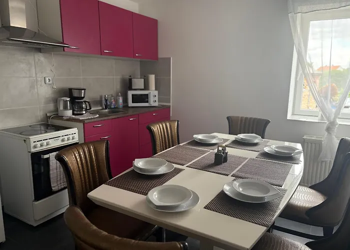 Geraeumige - Ideal Fuer Monteure In Foerderstedt, Lägenhet Stassfurt