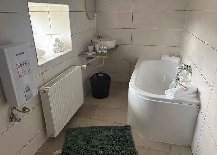 Geraeumige - Ideal Fuer Monteure In Foerderstedt, Lägenhet Stassfurt